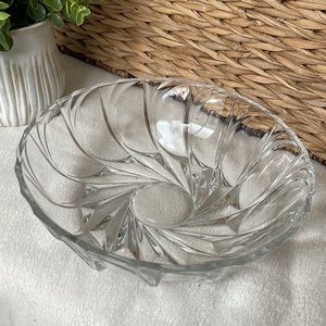 Vintage Mikasa Crystal Swirl Cut 9” Round Bowl Centerpiece Serving Bowl